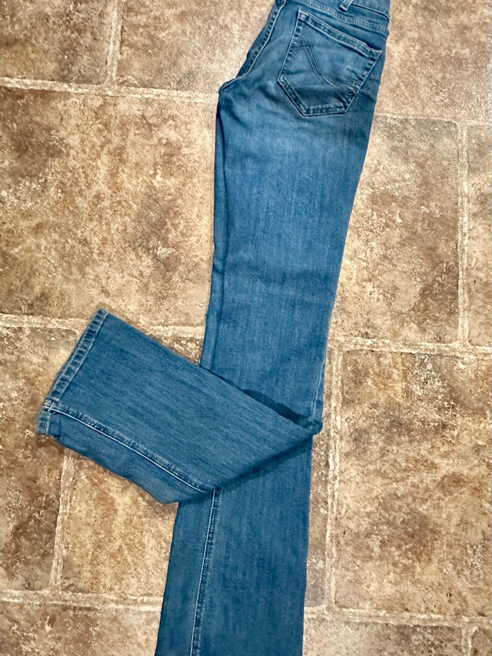 Ariat - Picture 2 of 6